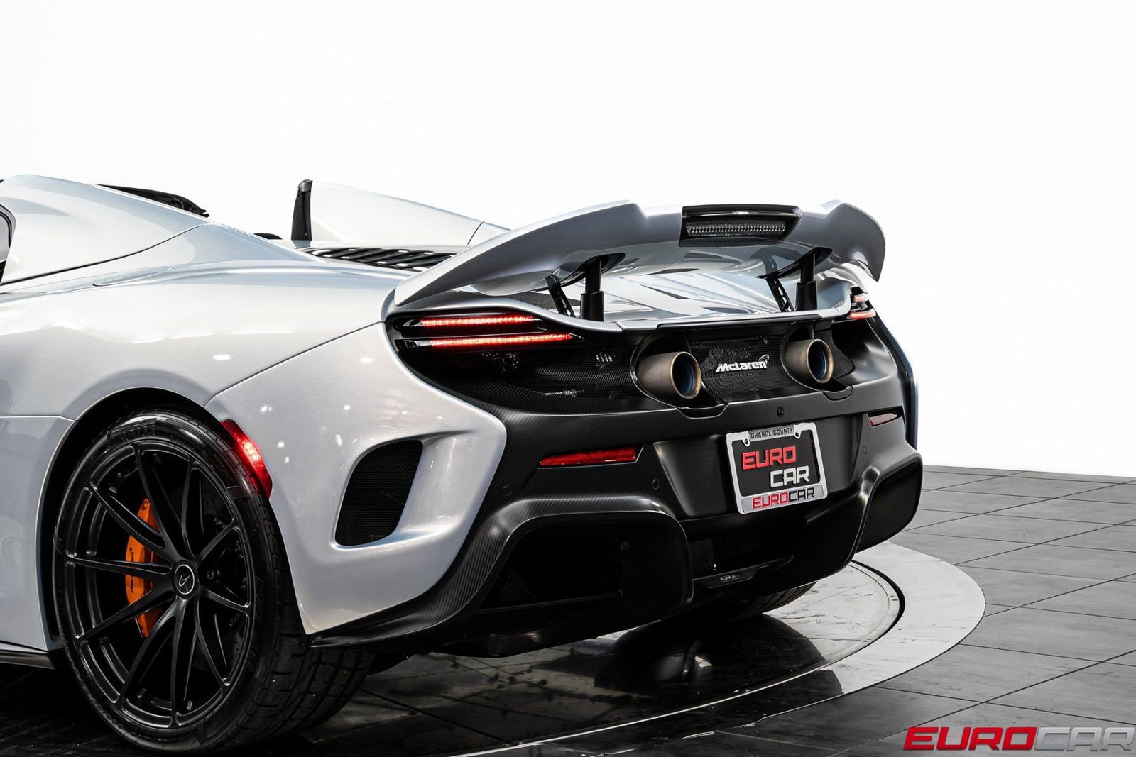 Used 2016 McLaren 675LT Spider photo 24