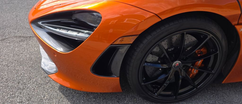 Used 2018 McLaren 720S Performance photo 22