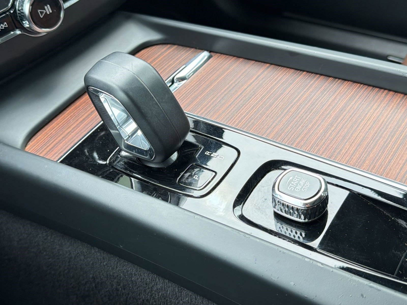 2023 Volvo Xc60 B5 Plus