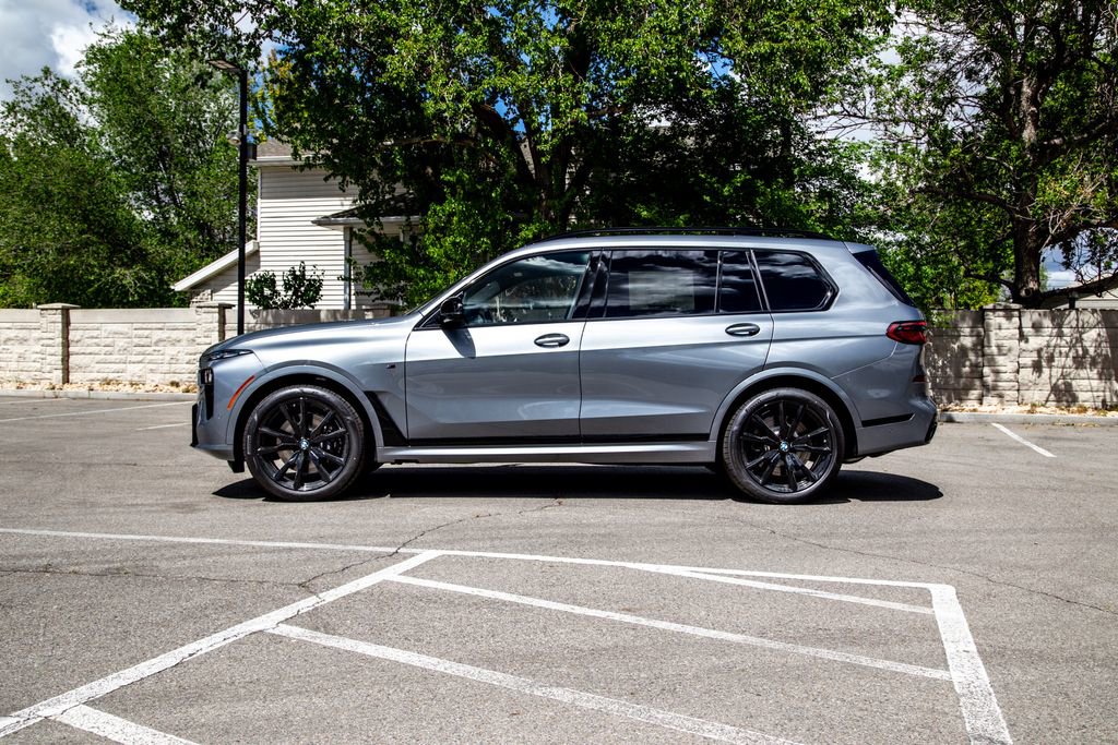 2026 BMW X7 M60i