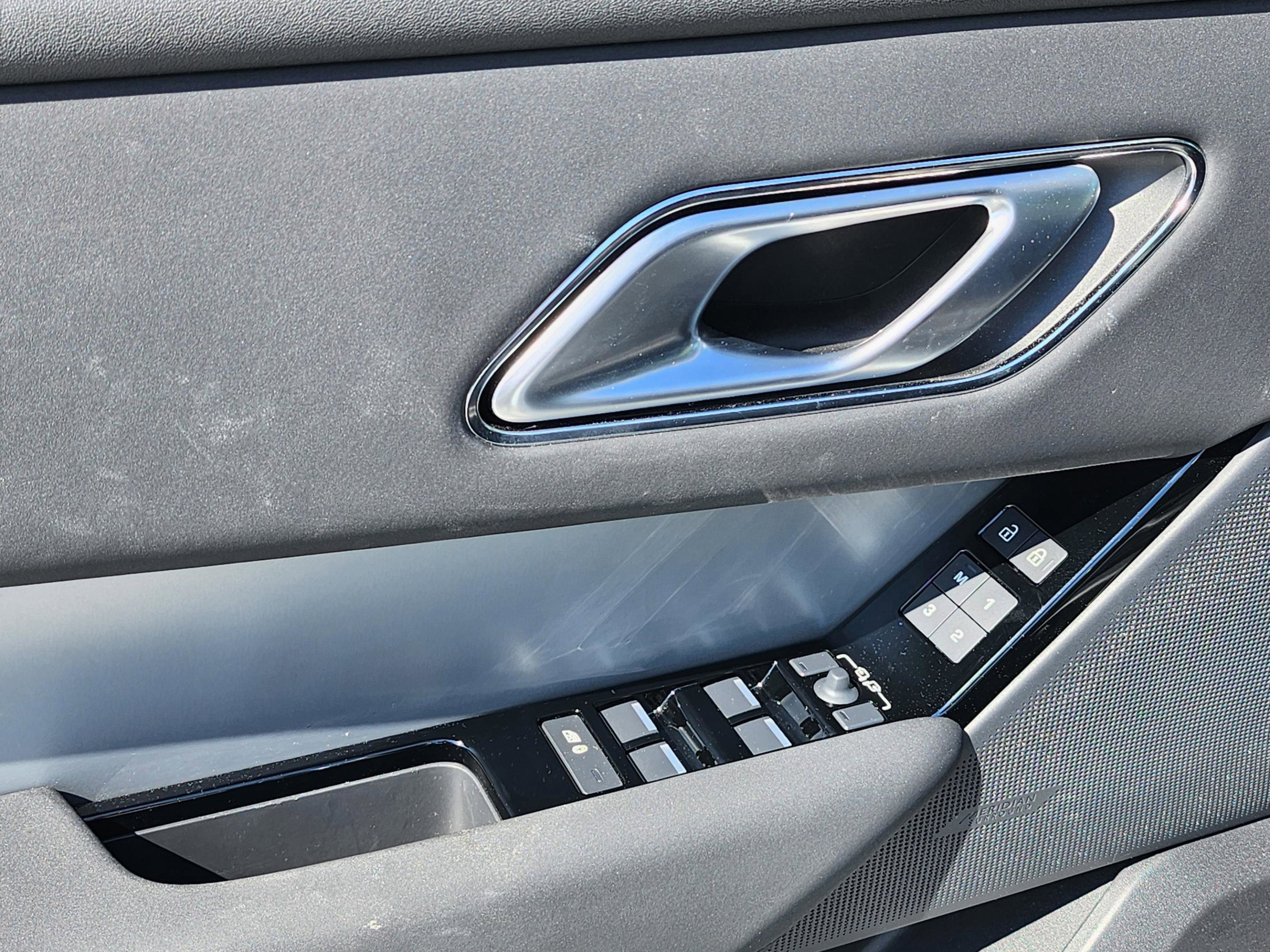 2025 Land Rover Range Rover Velar S