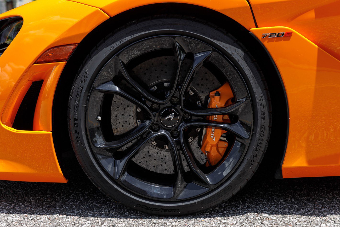 Used 2019 McLaren 720S Luxury photo 23