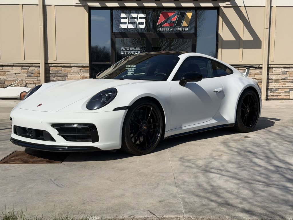 2024 Porsche 911 Carrera 4 GTS