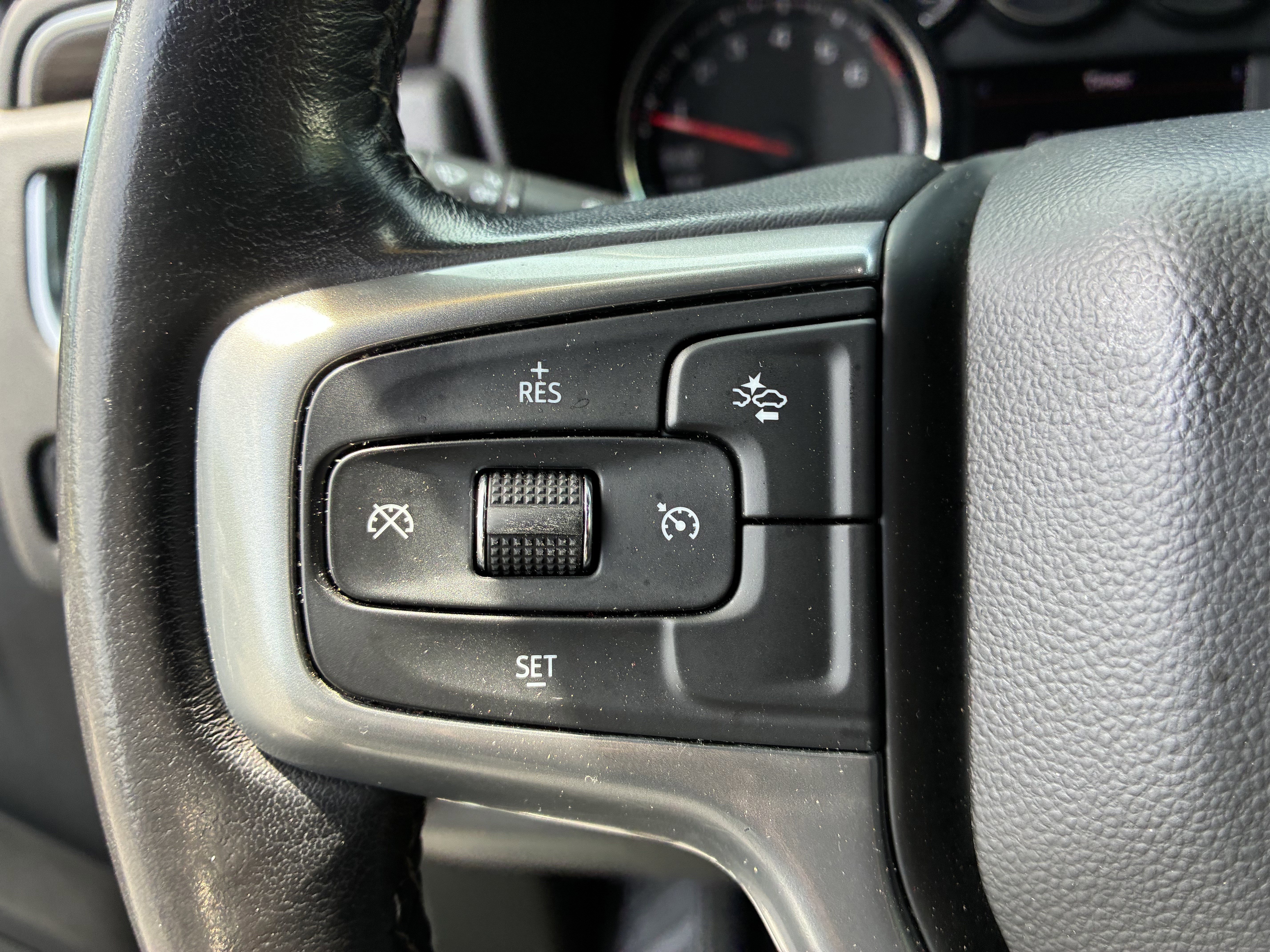 2022 Chevrolet Suburban LS