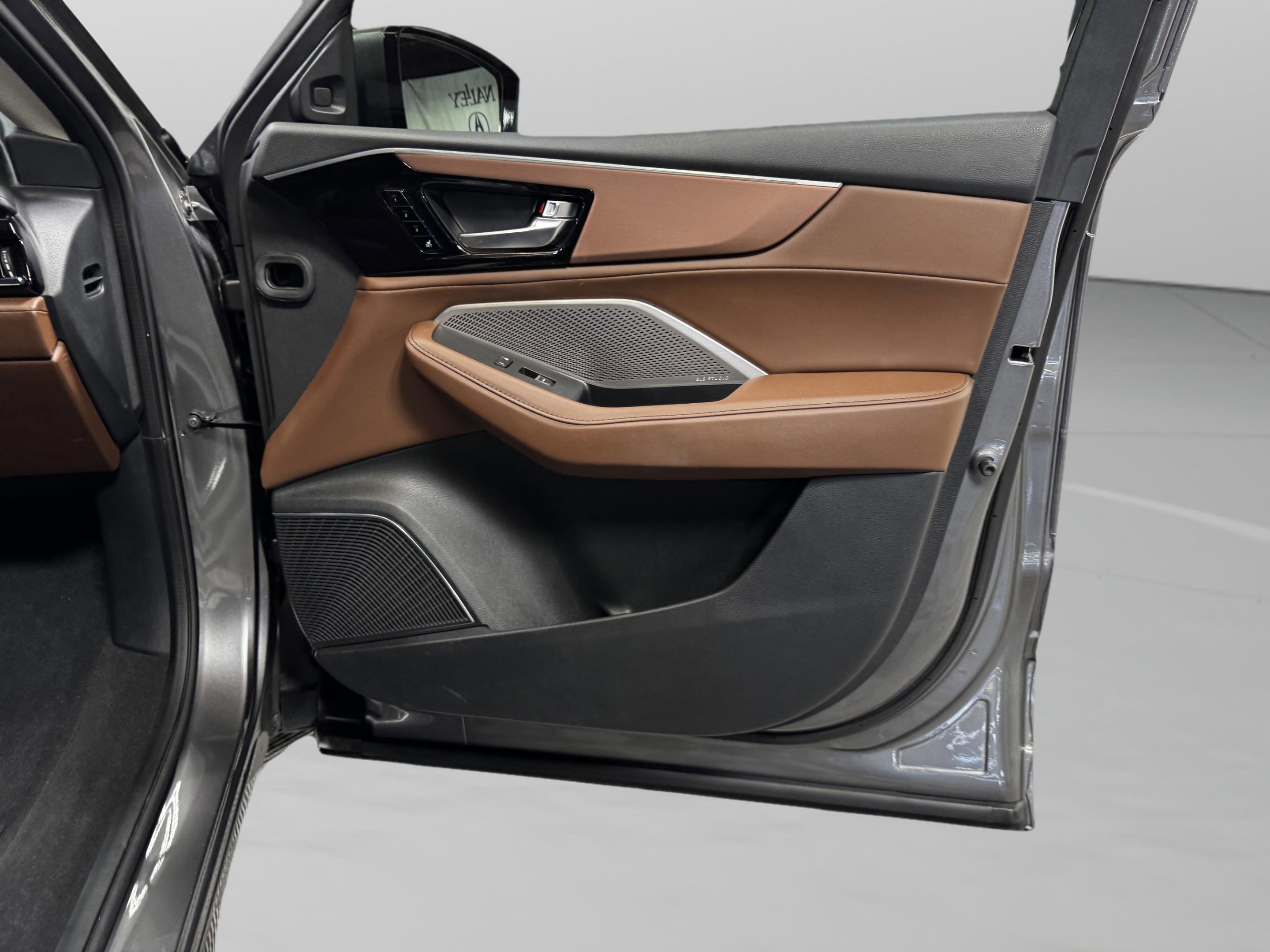 2023 Acura MDX FWD w/ Technology Package