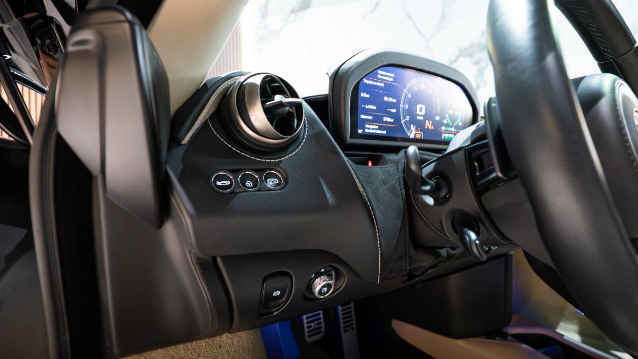 Used 2018 McLaren 720S Luxury photo 15