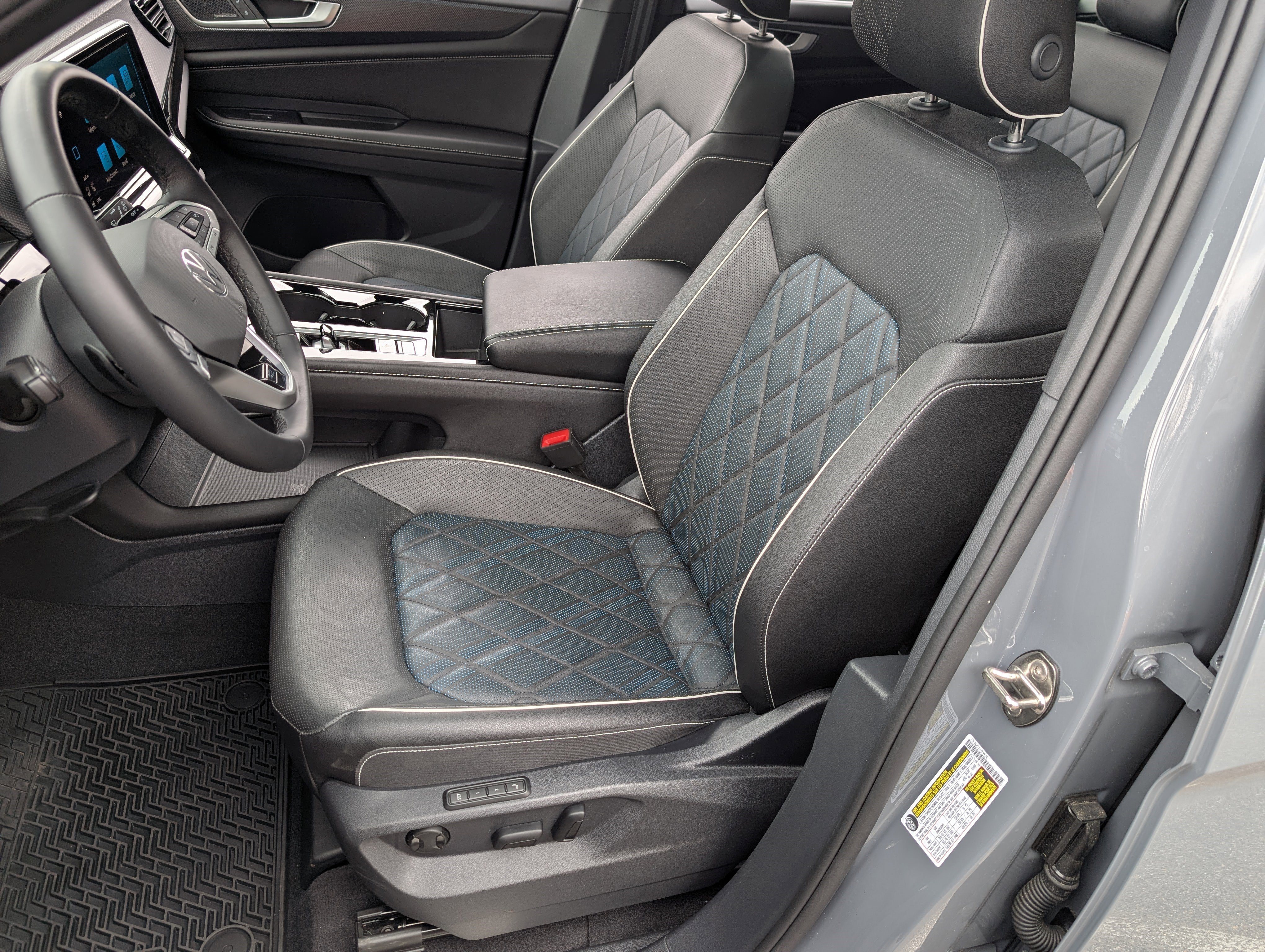 2025 Volkswagen Atlas Cross Sport SEL Premium R-Line