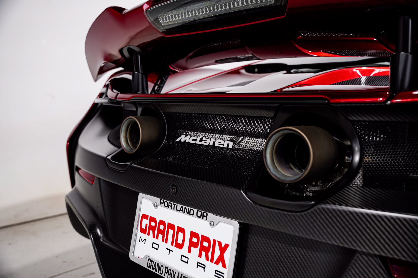 Used 2016 McLaren 675LT Coupe photo 31
