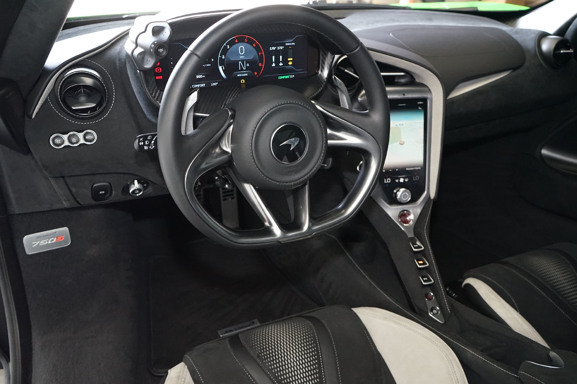 Used 2024 McLaren 750S photo 18