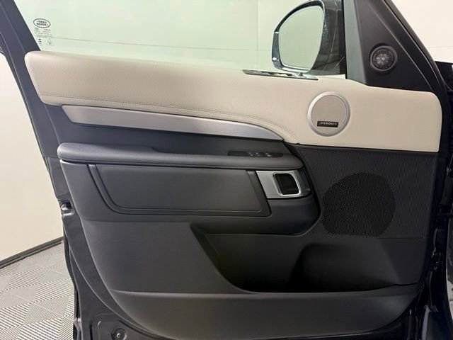 2025 Land Rover Discovery Dynamic SE