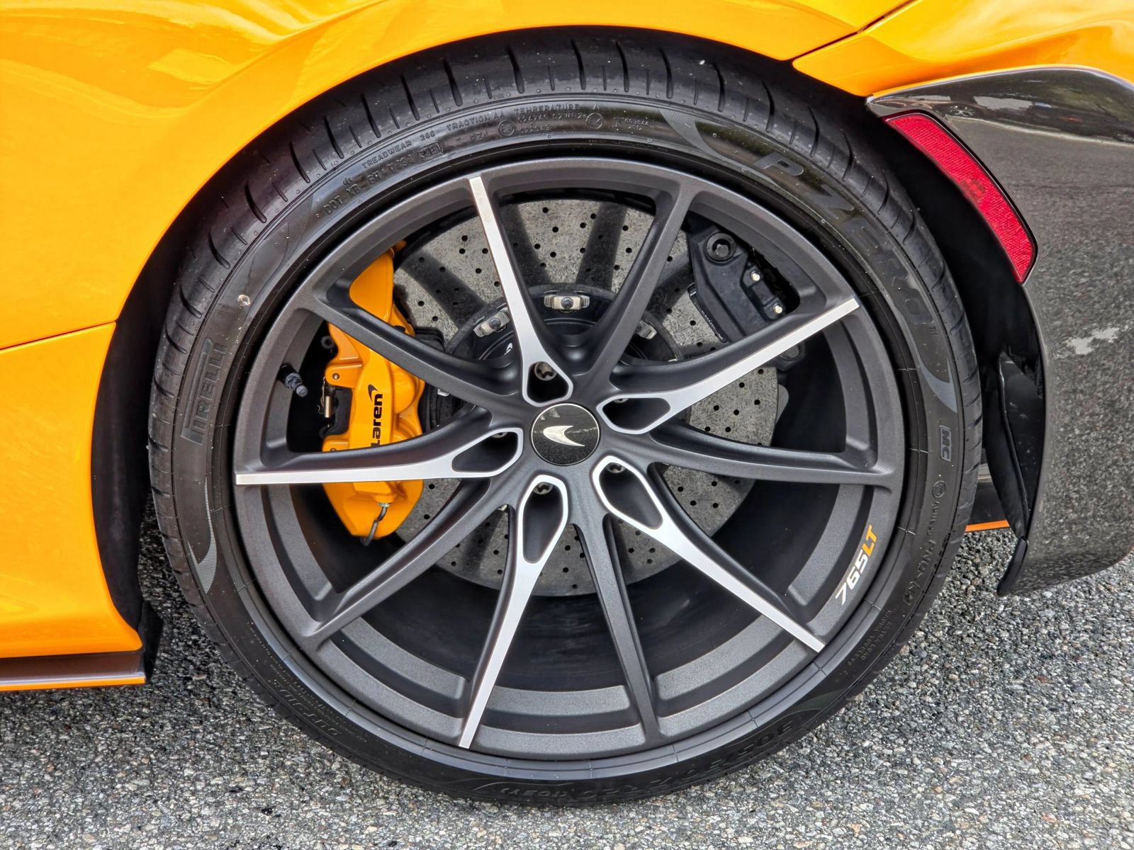 Used 2022 McLaren 765LT photo 15