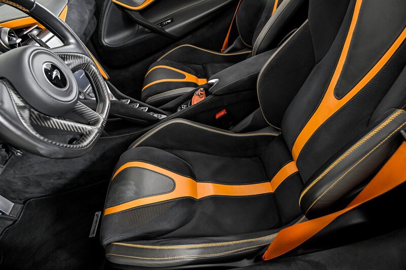Used 2020 McLaren 720S Performance photo 18