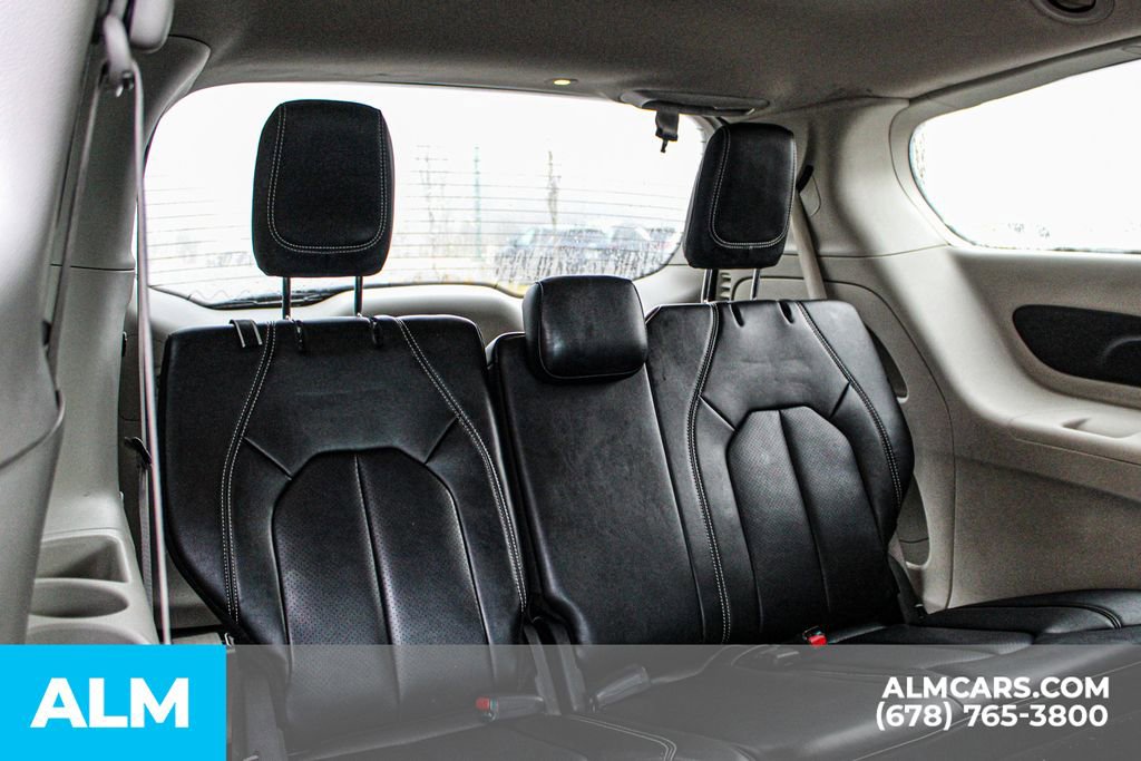 2023 Chrysler Pacifica Touring-L