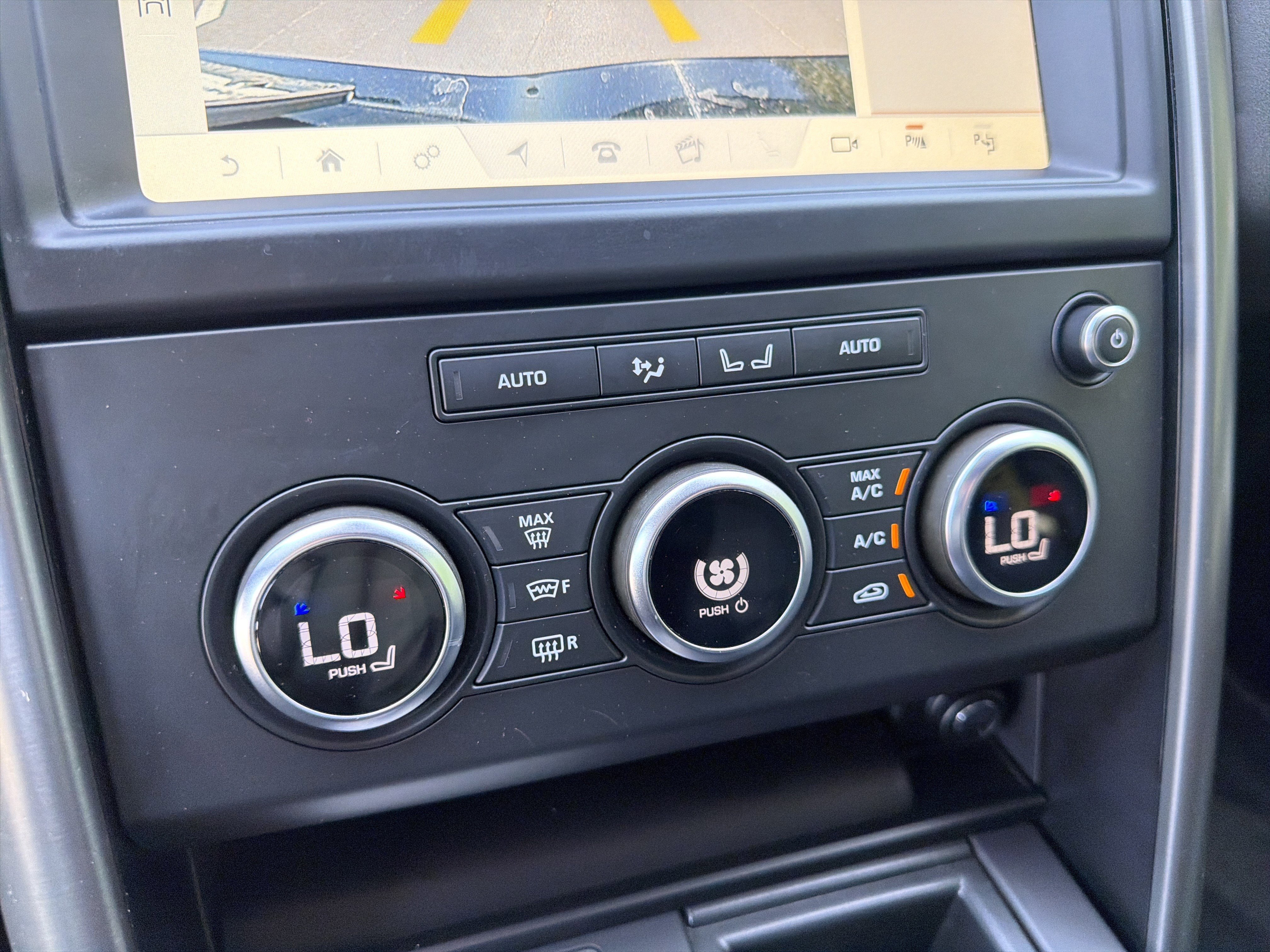 2020 Land Rover Discovery Landmark