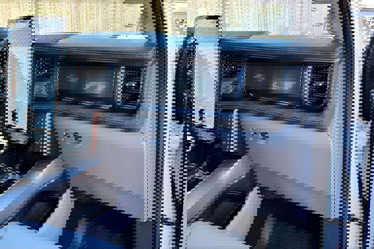 2025 Ford F150 Lightning Flash