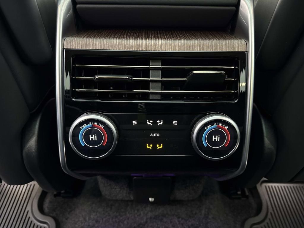 2024 Land Rover Range Rover SE