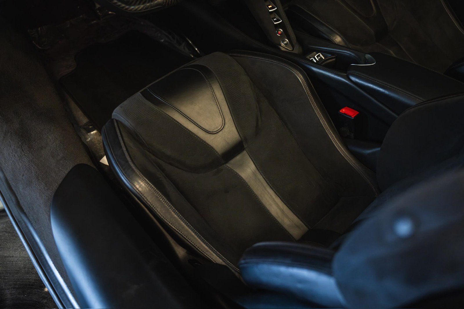 Used 2020 McLaren 720S Performance photo 27
