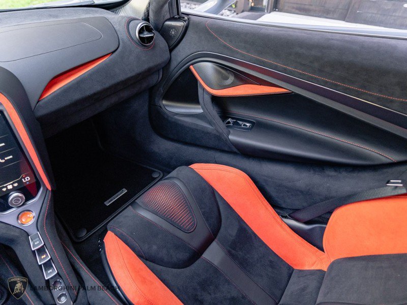 Used 2026 McLaren 750S photo 14