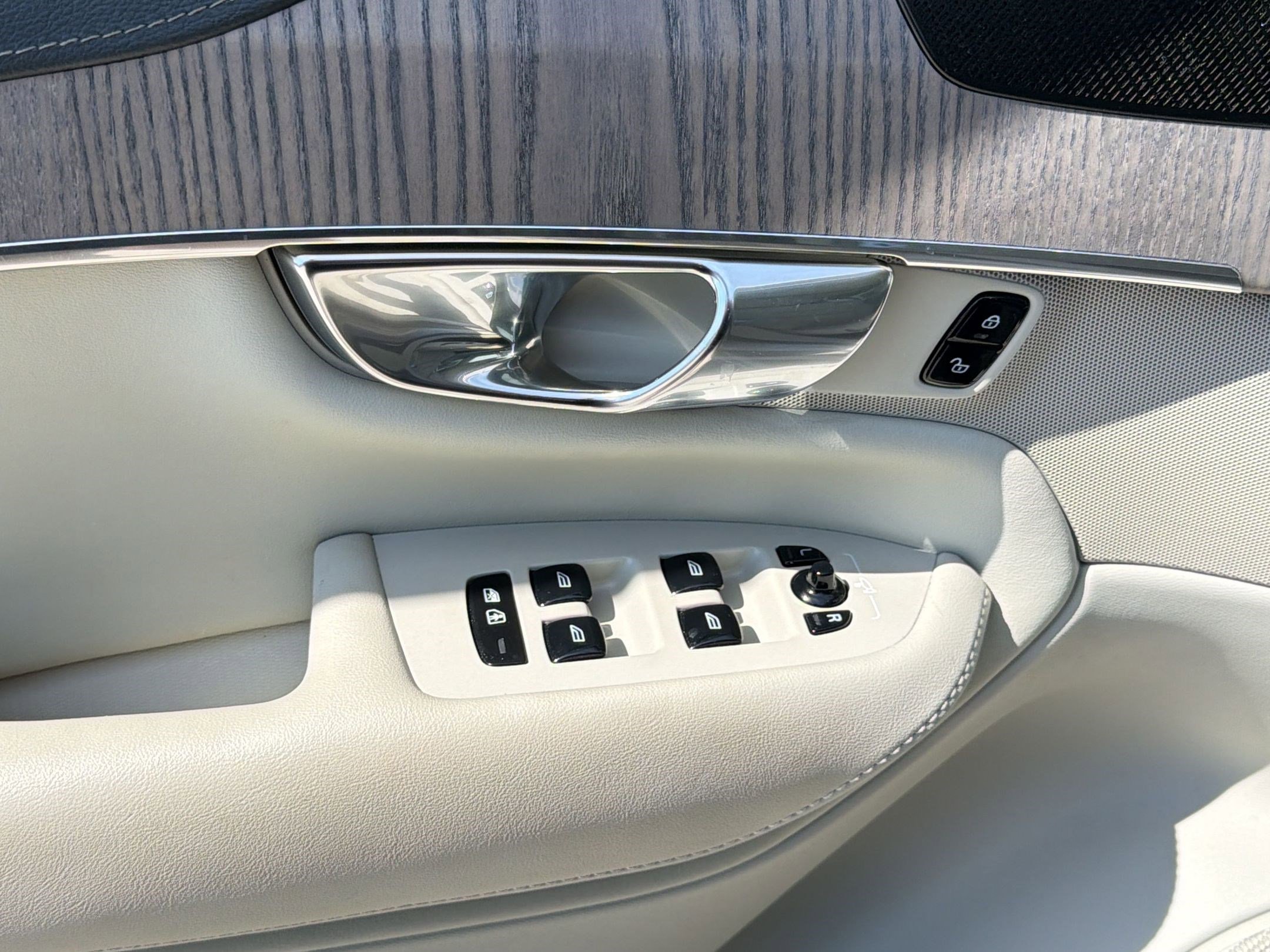 2022 Volvo Xc90 T6 Inscription