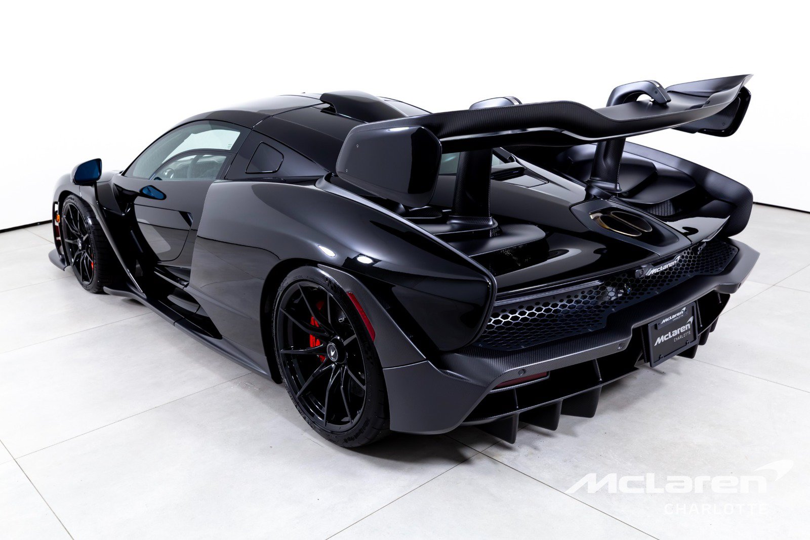 Used 2019 McLaren Senna photo 7