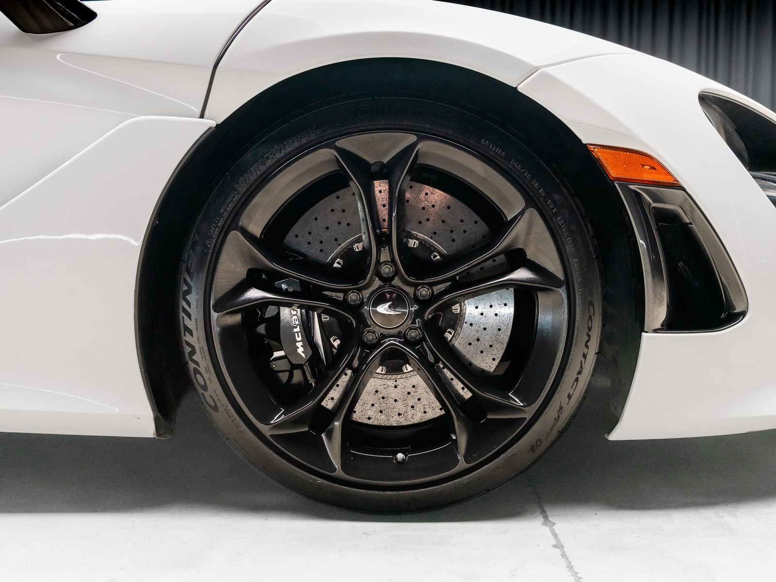 Used 2019 McLaren 720S Performance photo 29