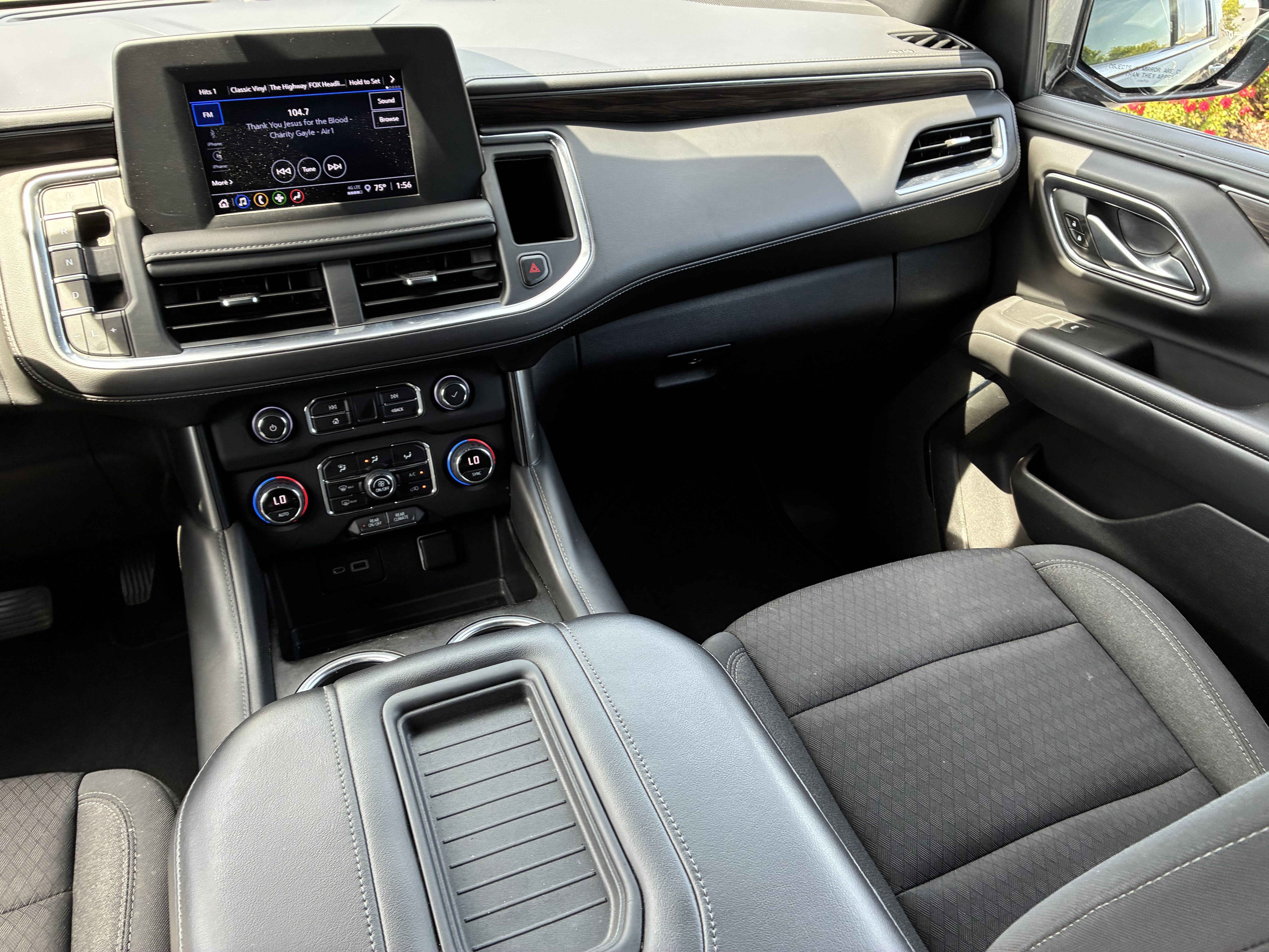 2022 Chevrolet Suburban LS