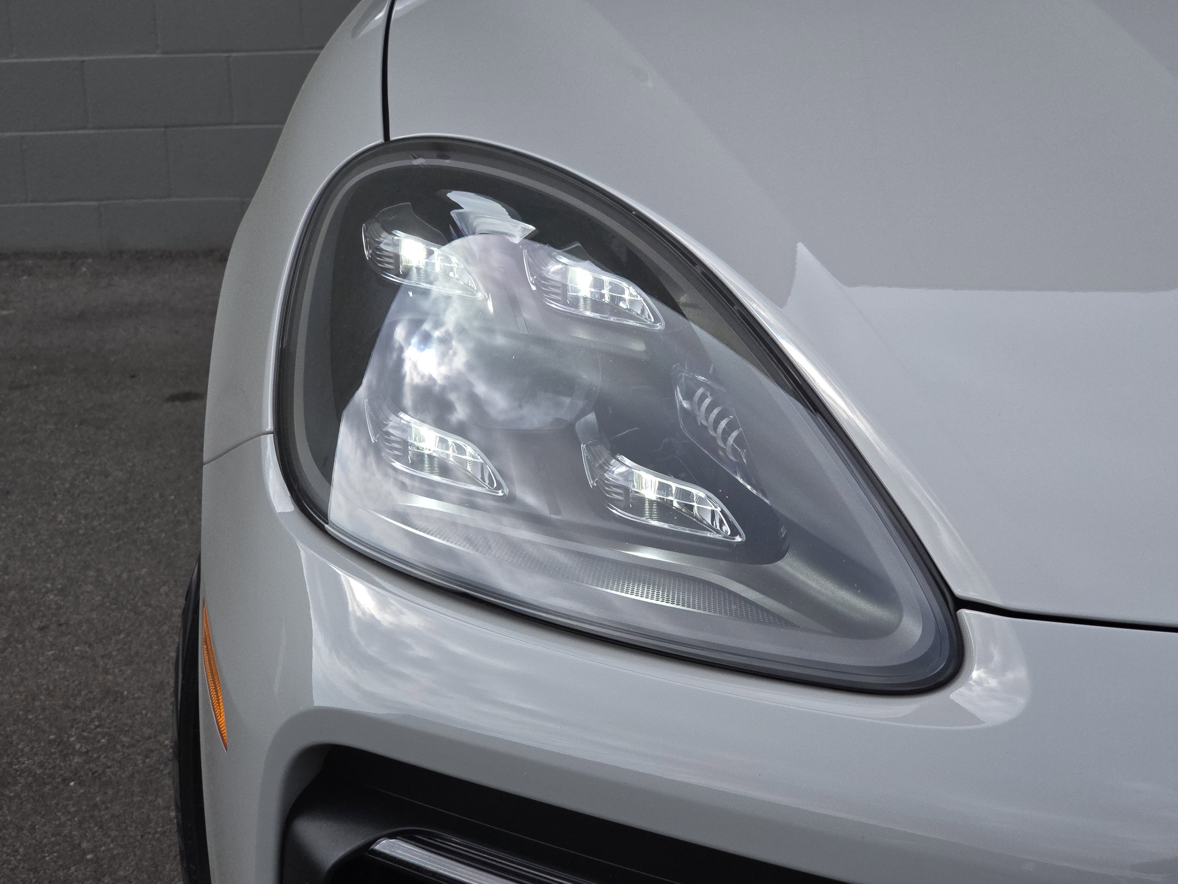 2023 Porsche Cayenne S Platinum