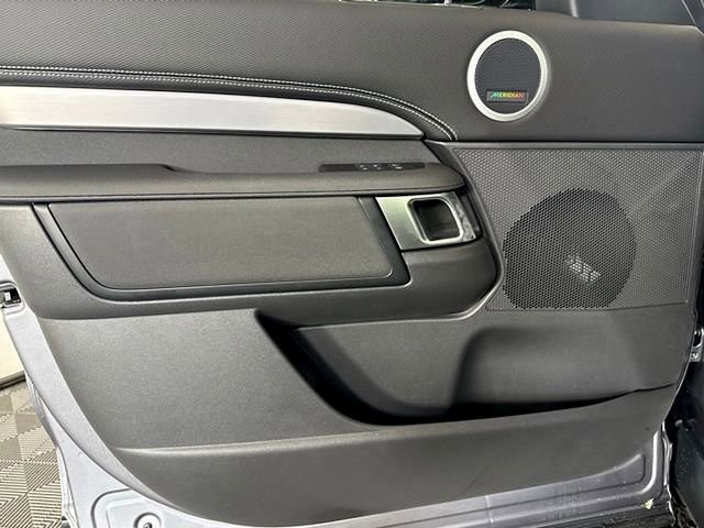 2025 Land Rover Discovery Dynamic SE