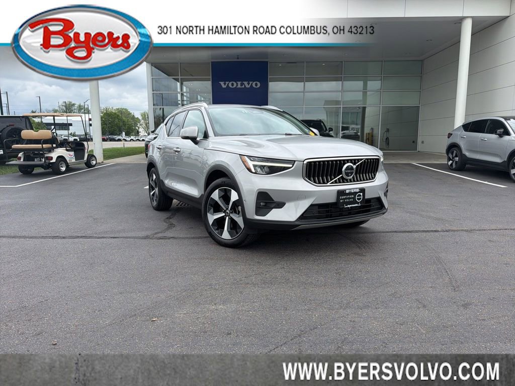 2025 Volvo Xc40 B5 Plus