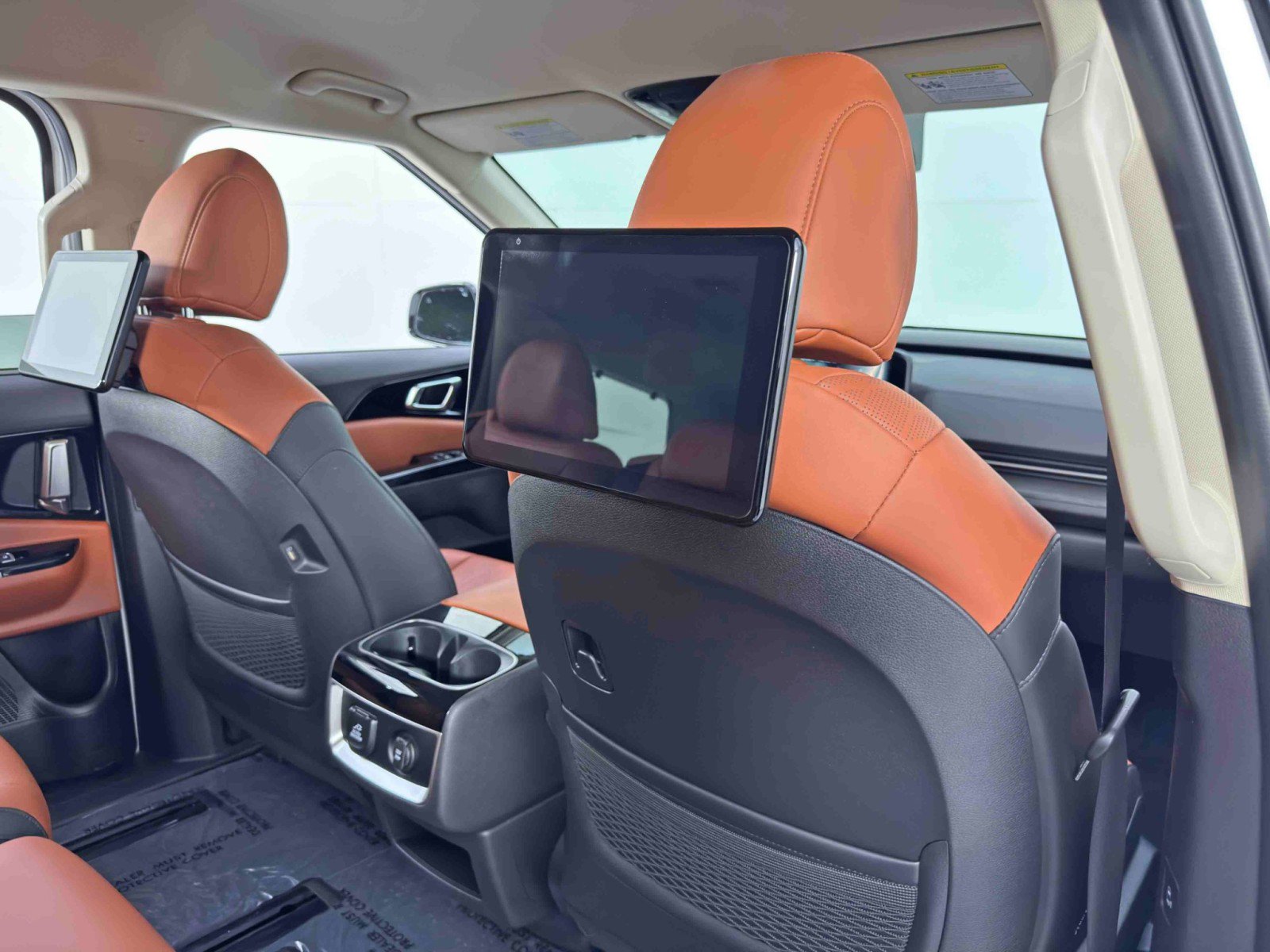 2024 Kia Carnival SX