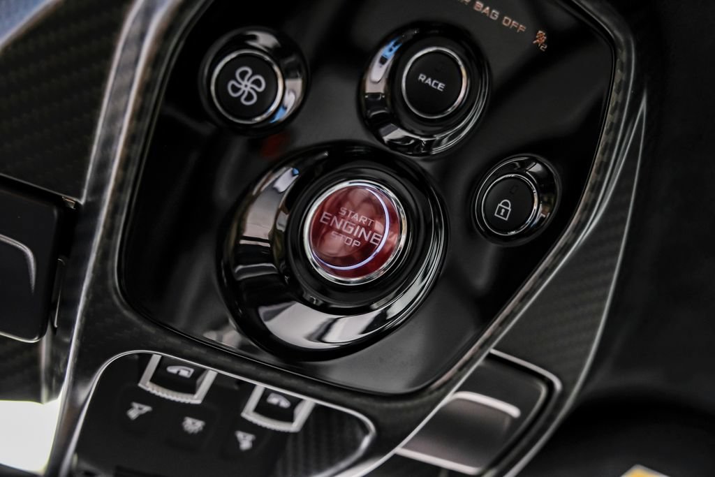 Used 2019 McLaren Senna photo 25