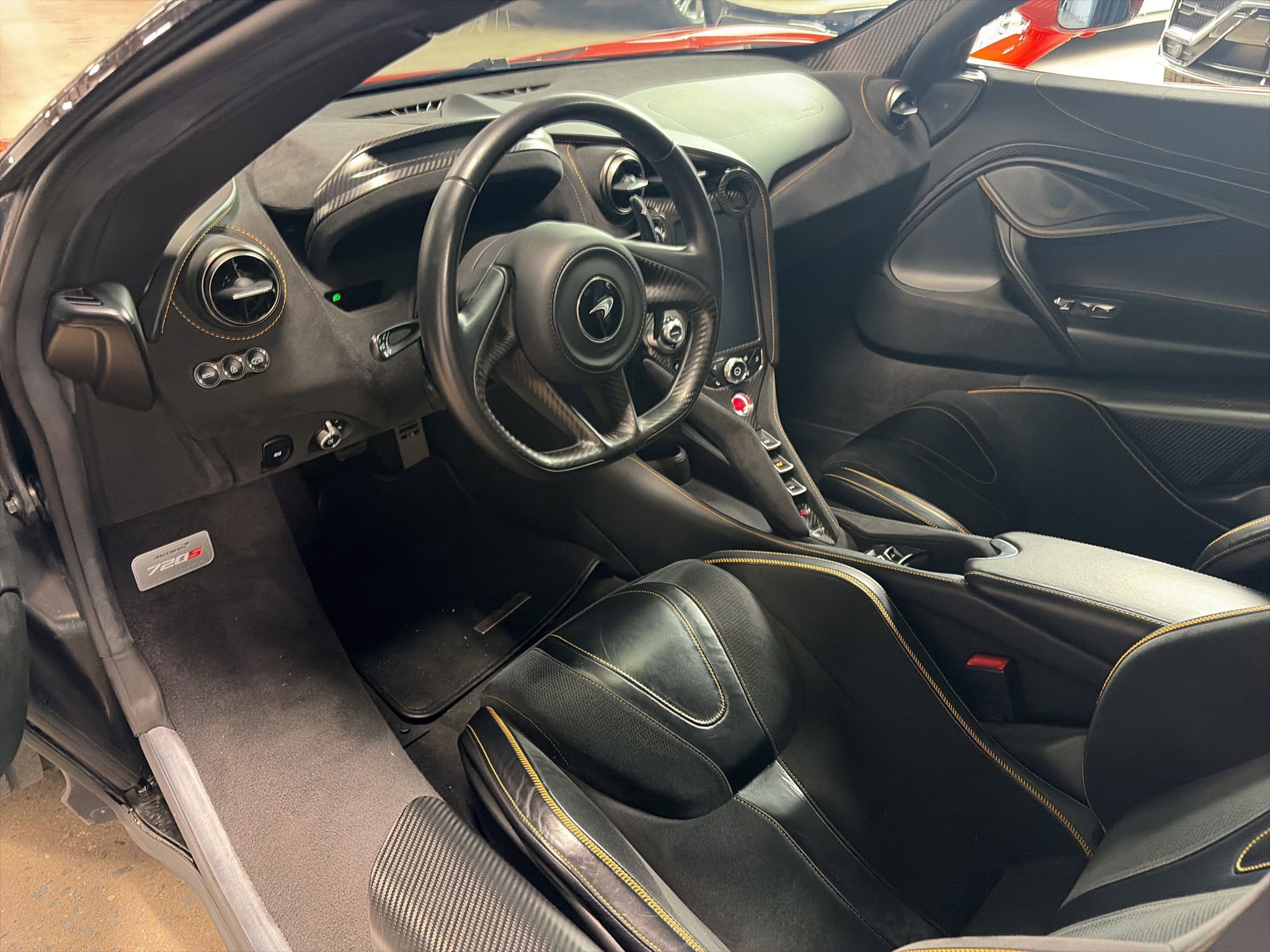 Used 2022 McLaren 720S Spider photo 6