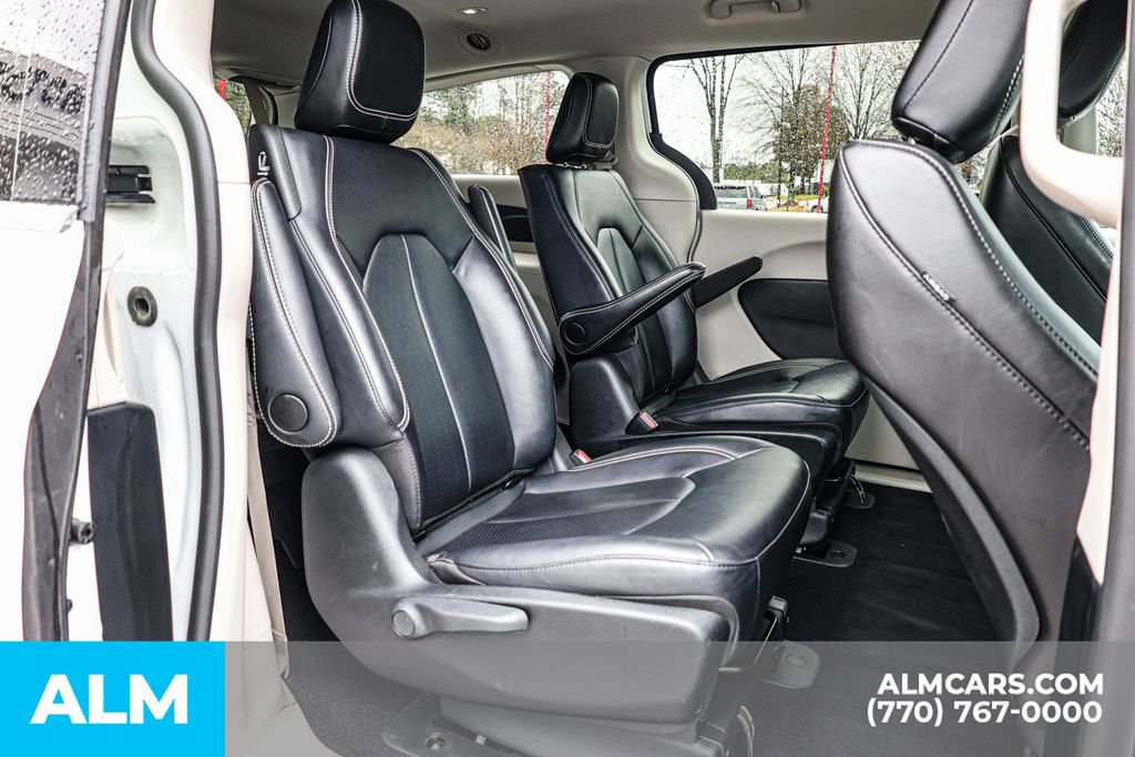 2024 Chrysler Pacifica Select