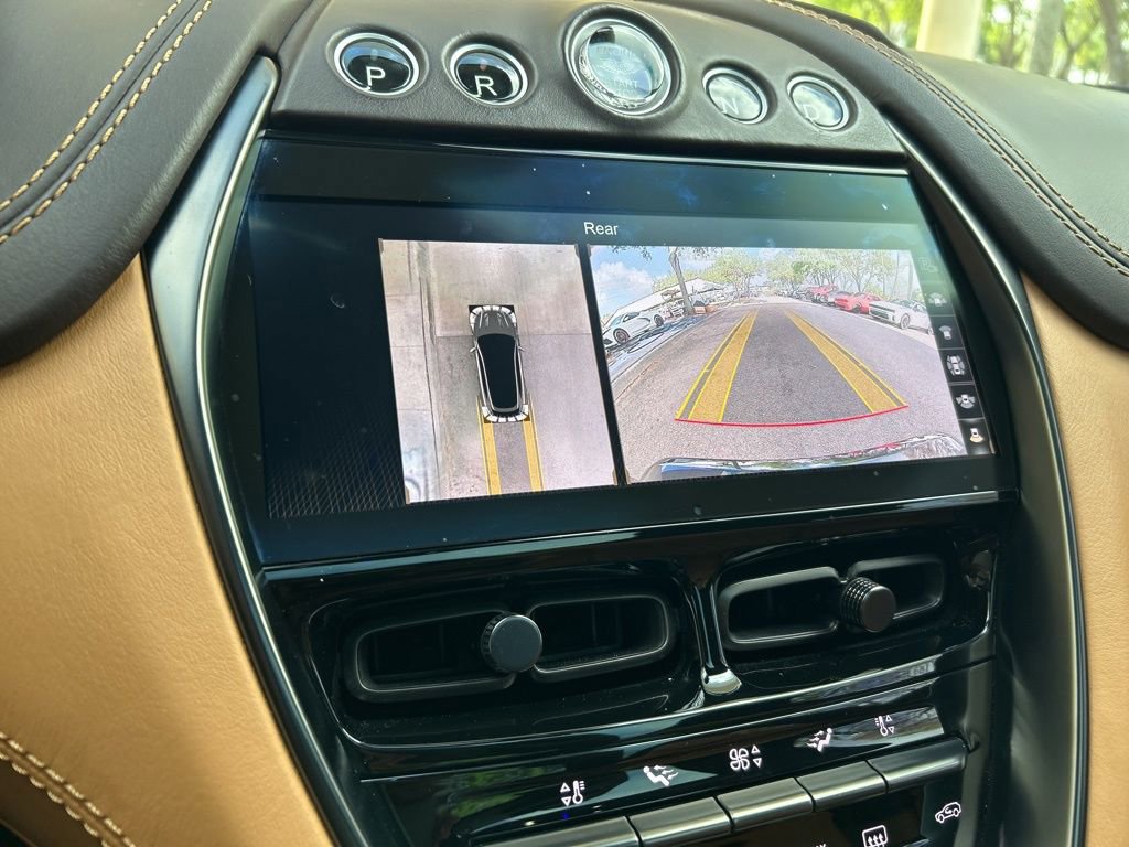 2021 Aston Martin DBX