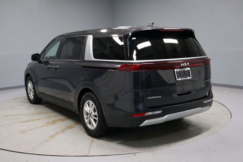 2024 Kia Carnival LX