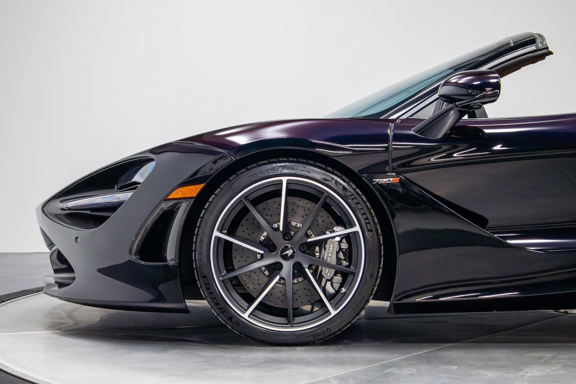 Used 2019 McLaren 720S Luxury photo 31