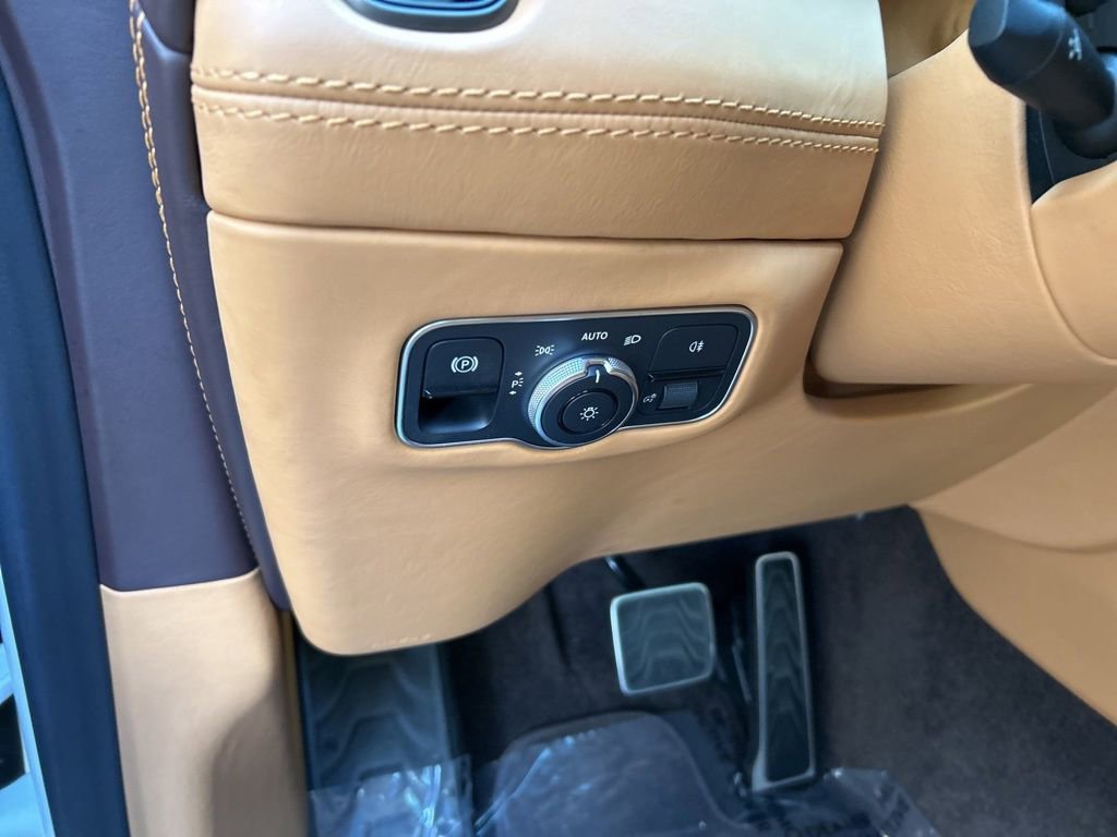 2021 Aston Martin DBX