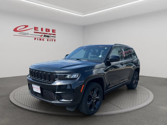 Used 2024 Jeep Grand Cherokee Altitude