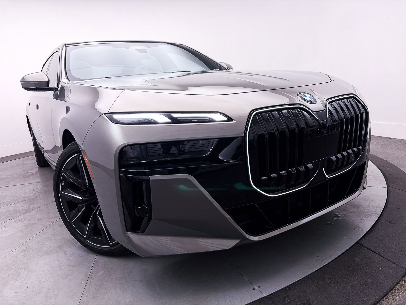 2024 BMW 760i xDrive