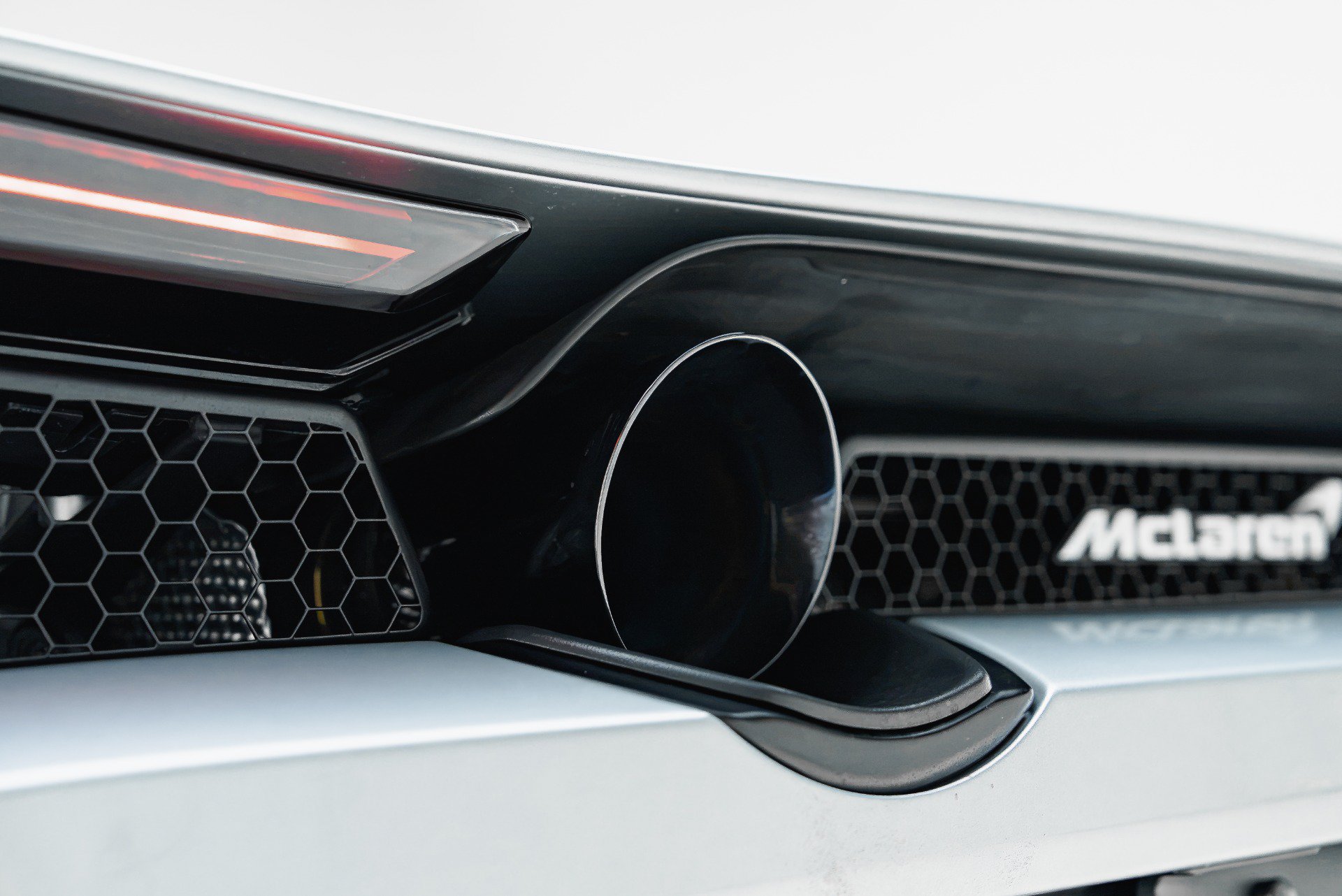 Used 2021 McLaren 720S Performance photo 32