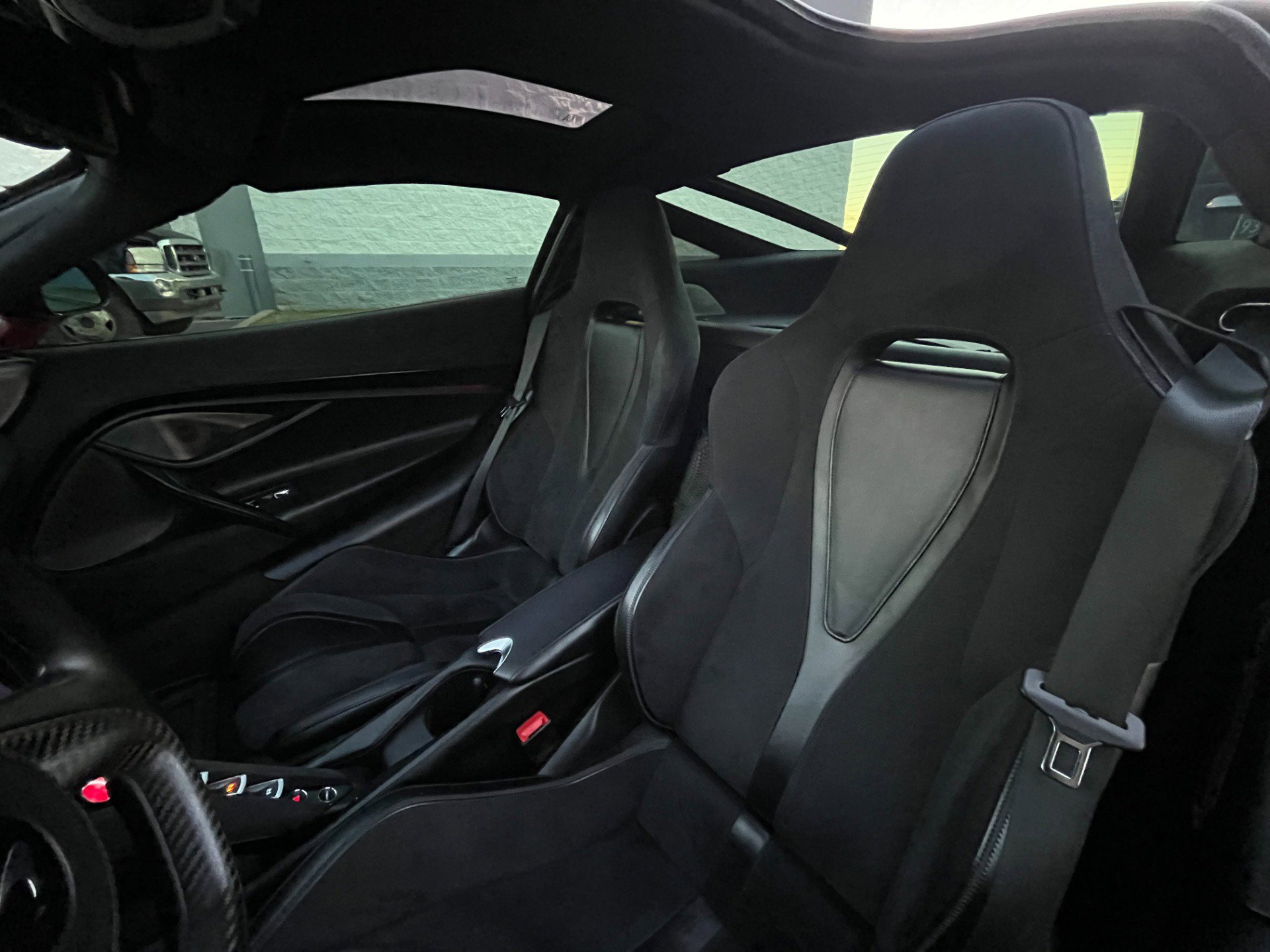 Used 2019 McLaren 720S Performance photo 19