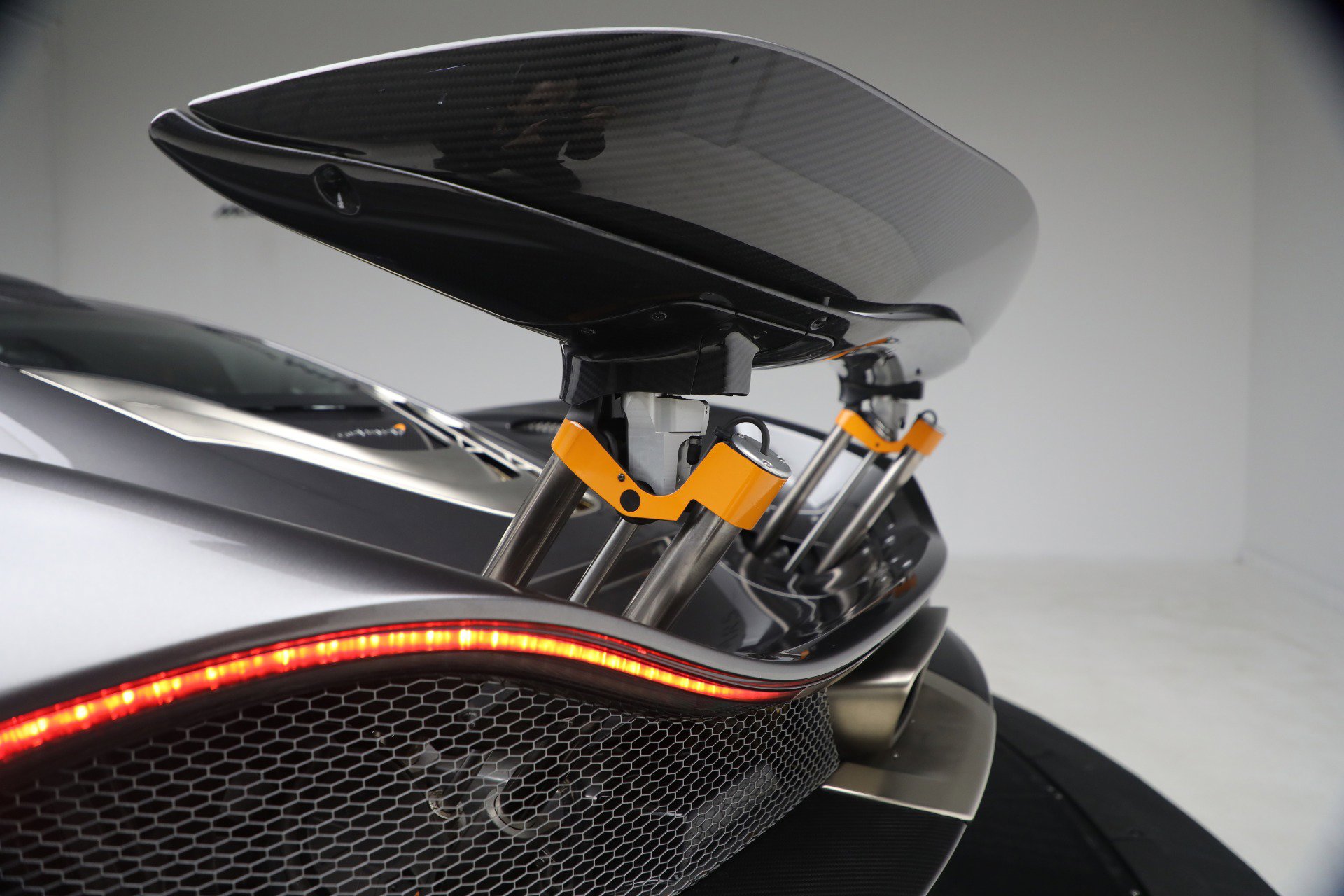 Used 2014 McLaren P1 photo 38