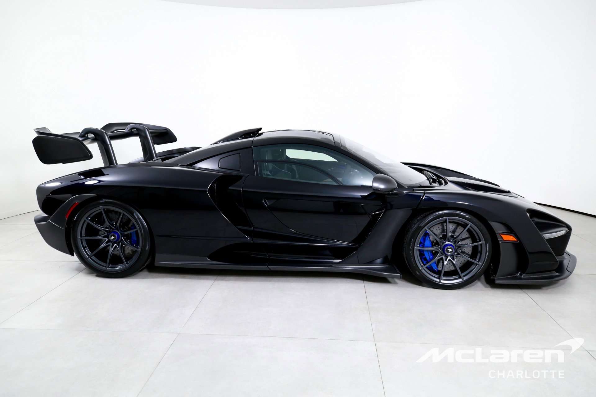 Used 2019 McLaren Senna photo 10