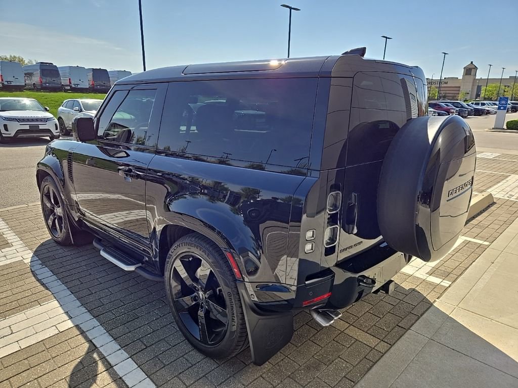 2024 Land Rover Defender 90 V8
