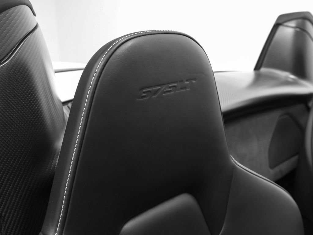 Used 2016 McLaren 675LT Spider photo 24