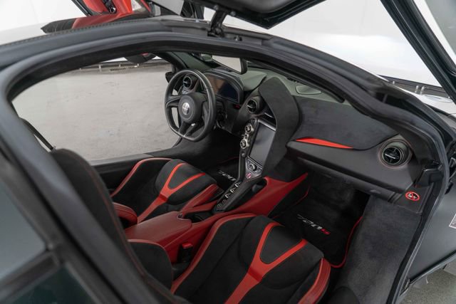 Used 2018 McLaren 720S Performance photo 26