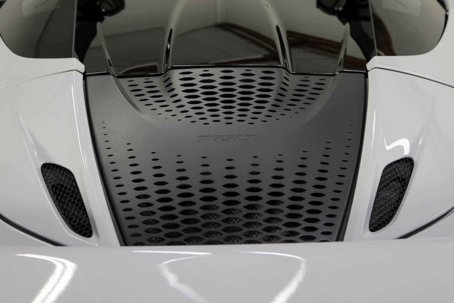 Used 2022 McLaren 765LT photo 28