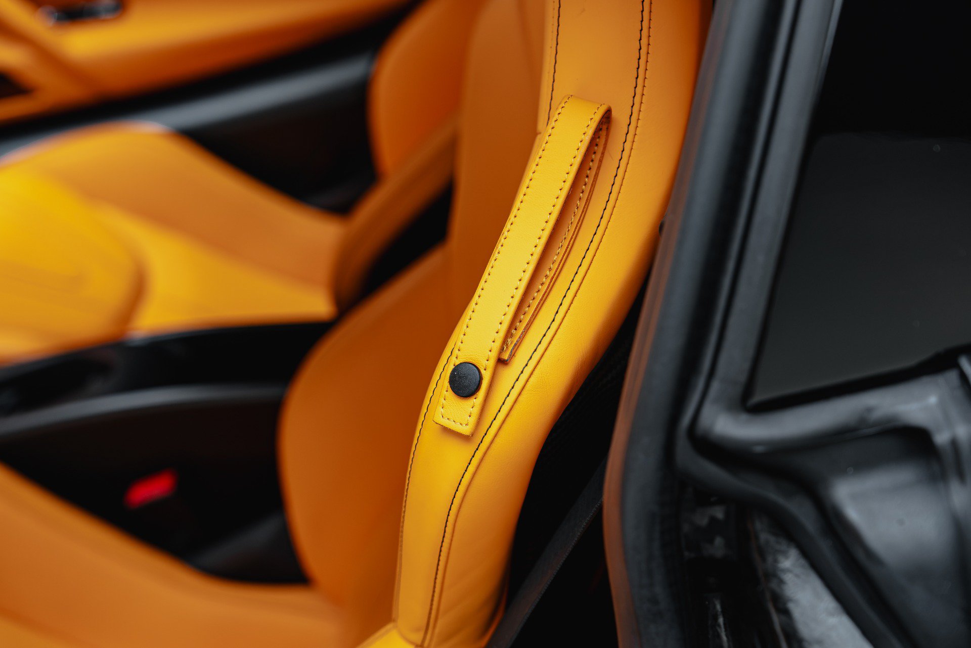 Used 2022 McLaren 765LT photo 57