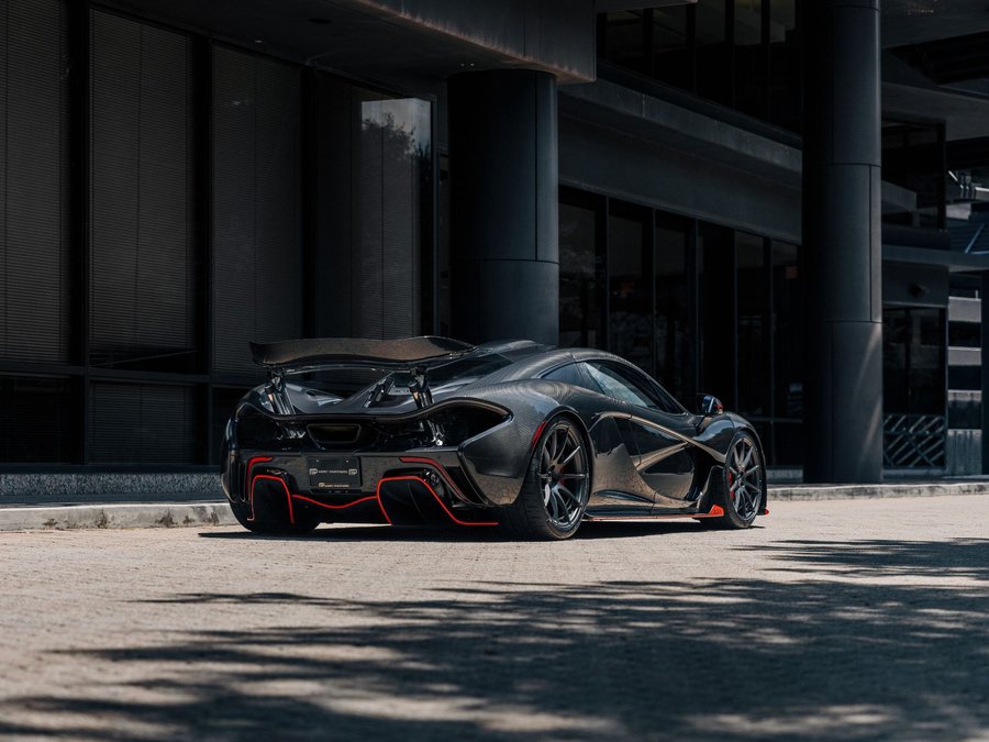 Used 2012 McLaren P1 photo 4