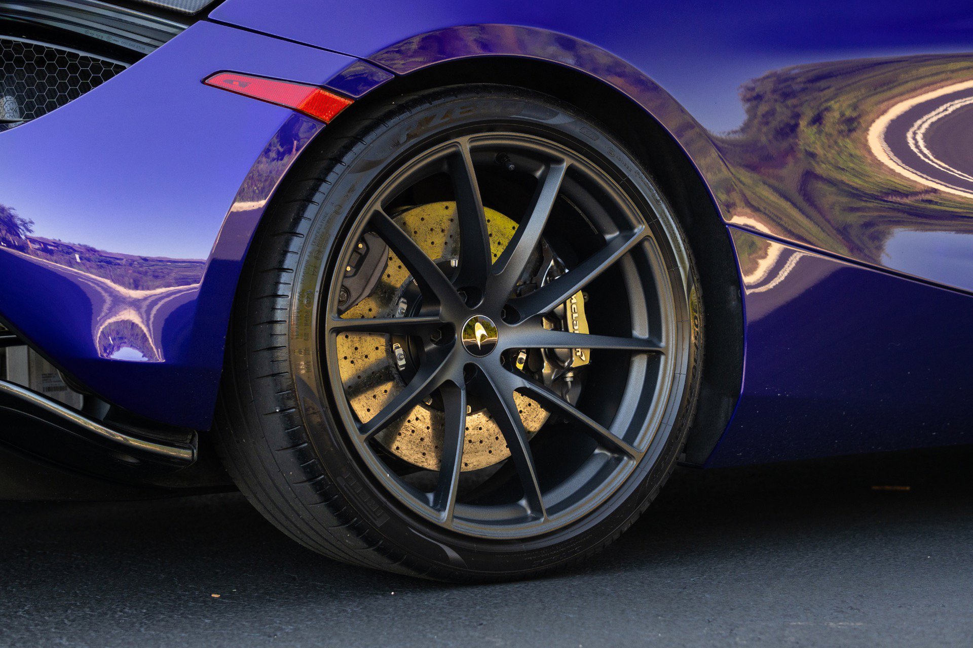 Used 2020 McLaren 720S photo 16